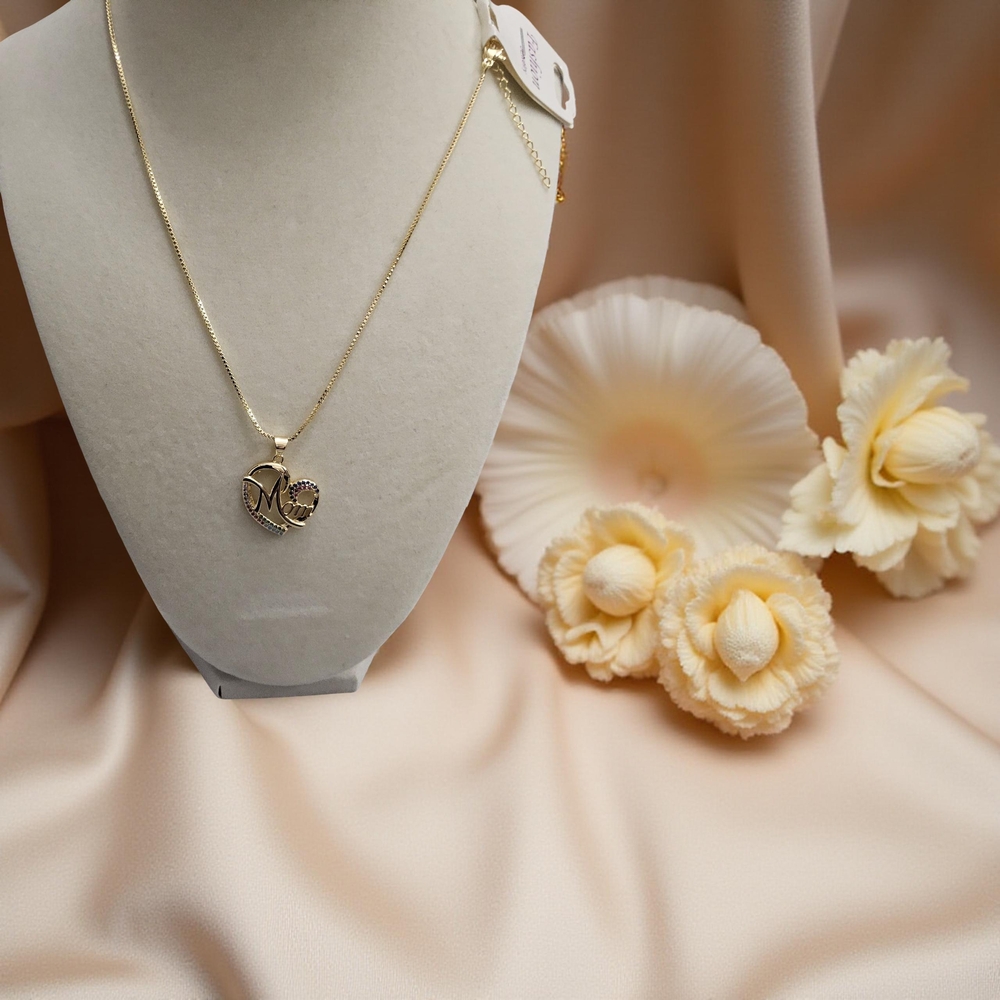 New Goldtone Heart Mom Necklace